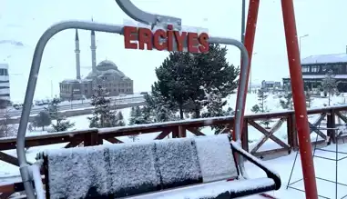 Erciyes'te Kar Keyfi: Kayak Sezonu Başladı!