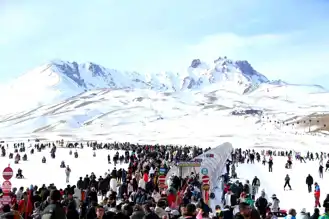 Erciyes'te Kayak Sezonu Başladı! 200 Bin Ziyaretçi