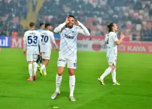 Fenerbahçe, Adana Demirspor'u 4-0 Yendi!