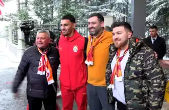 Galatasaray, Bolu'da Çiçeklerle Karşılandı!