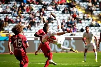 Hatayspor, Antalyaspor'a Ev Sahipliğinde 3-2 Yenildi