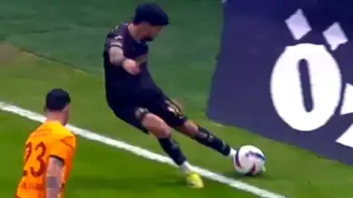 Galatasaray-Trabzonspor Maçındaki Tartışmalı Pozisyon: Top Çıktı mı?