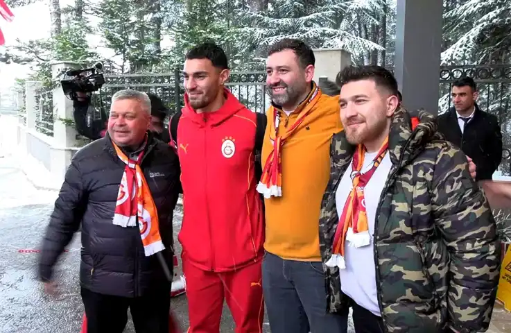 Galatasaray, Bolu'da Çiçeklerle Karşılandı!
