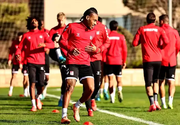 Sivasspor Antalya'da Kampta! Antrenmanlar Devam Ediyor